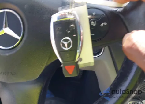 2008 Mercedes-Benz C 300 Luxury/Sport z USA, uszkodzony, nr VIN WDDGF54X78F020780